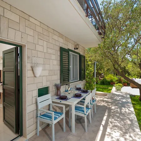 Ivana Casa de Férias Rogoznica (Sibenik-Knin)