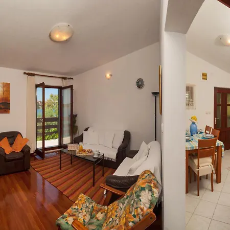 Casa de Férias Ivana Rogoznica (Sibenik-Knin)